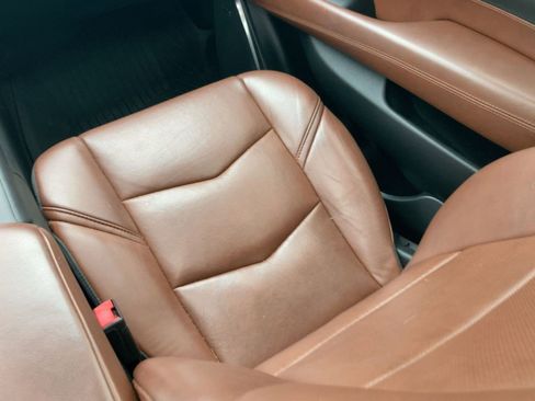 Used 2019 Cadillac Escalade ESV Premium Luxury image 31