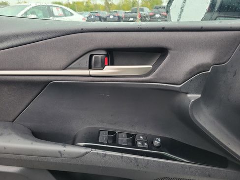 Used 2025 Toyota Camry LE image 17