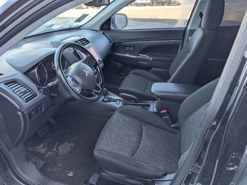 Used 2021 Mitsubishi Outlander Sport SE image 2