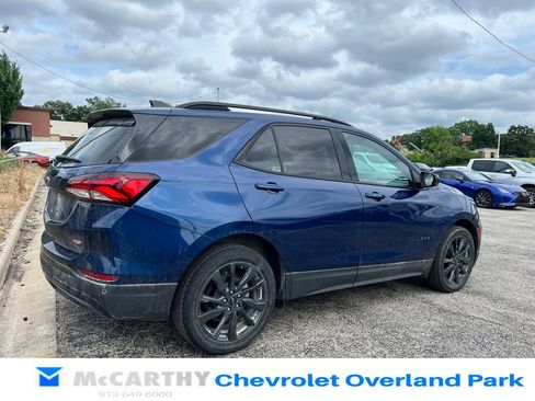 Used 2022 Chevrolet Equinox RS FWD image 3