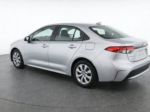 Used 2025 Toyota Corolla LE FWD image 6