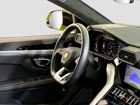 Used 2024 Lamborghini Urus S AWD/4WD image 35