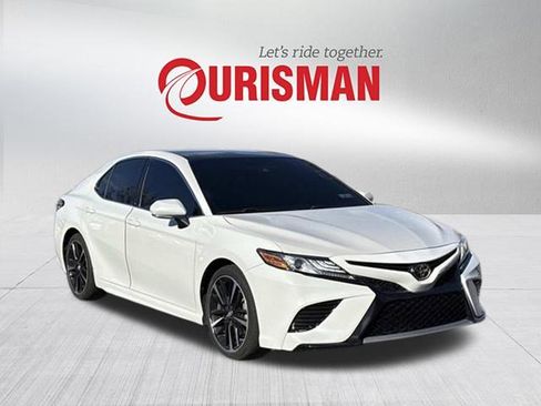 Used 2019 Toyota Camry XSE image 1