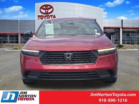 Used 2024 Honda Accord Sport image 2