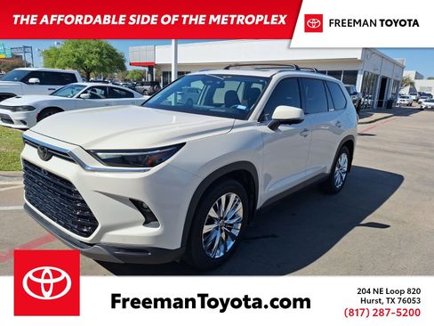 Used 2024 Toyota Grand Highlander Platinum image 1