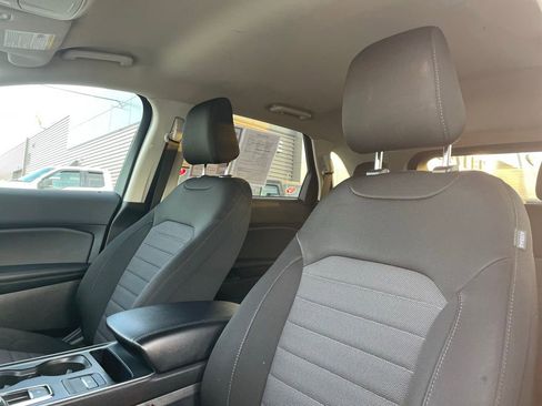 Used 2022 Ford Edge SE w/ Black Appearance Package image 12