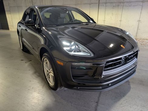 Certified 2024 Porsche Macan image 11