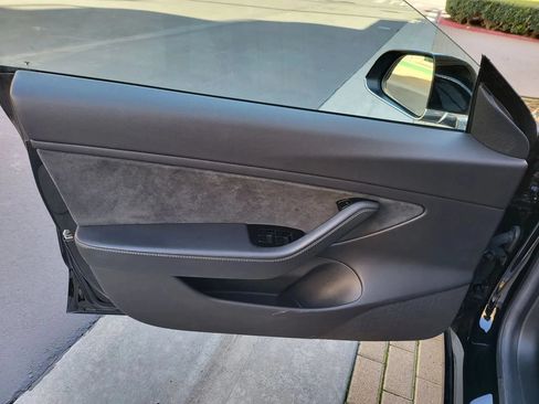Used 2018 Tesla Model 3 Long Range RWD image 26