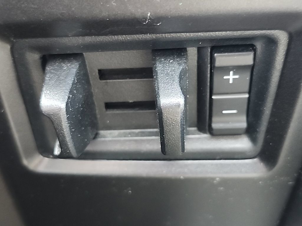 Used 2019 Ford Expedition Limited w/ Equipment Group 302A AWD/4WD image 10