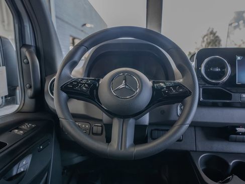 New 2025 Mercedes-Benz Sprinter 2500 image 9
