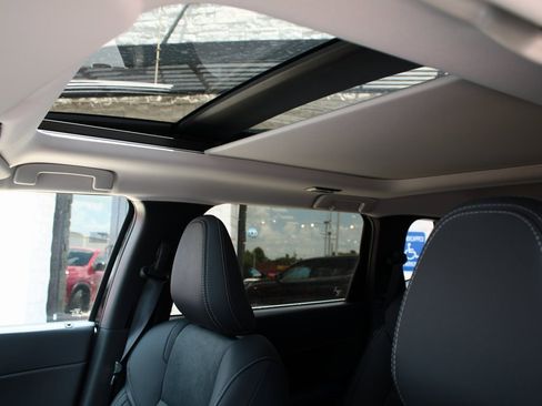 New 2025 Mitsubishi Outlander SE image 4