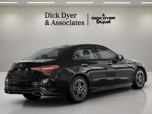 Used 2025 Mercedes-Benz C 300 Sedan image 11