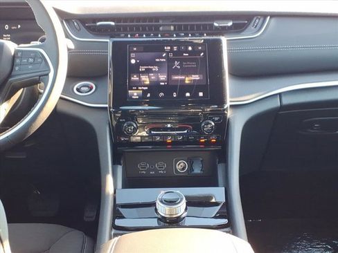 New 2025 Jeep Grand Cherokee 4WD image 7