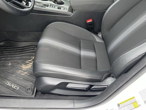 Used 2025 Honda Civic Sport image 3