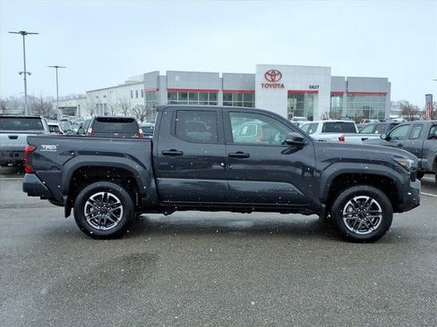 Certified 2024 Toyota Tacoma TRD Off-Road w/ TRD Off Road Premium Package image 3