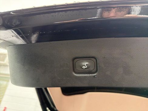 Used 2022 Lincoln Nautilus Reserve image 10