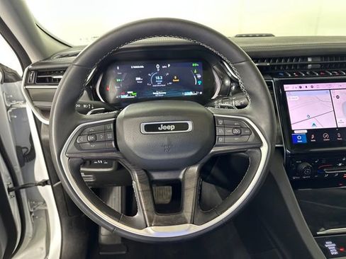 Used 2023 Jeep Grand Cherokee 4WD 4xe image 14