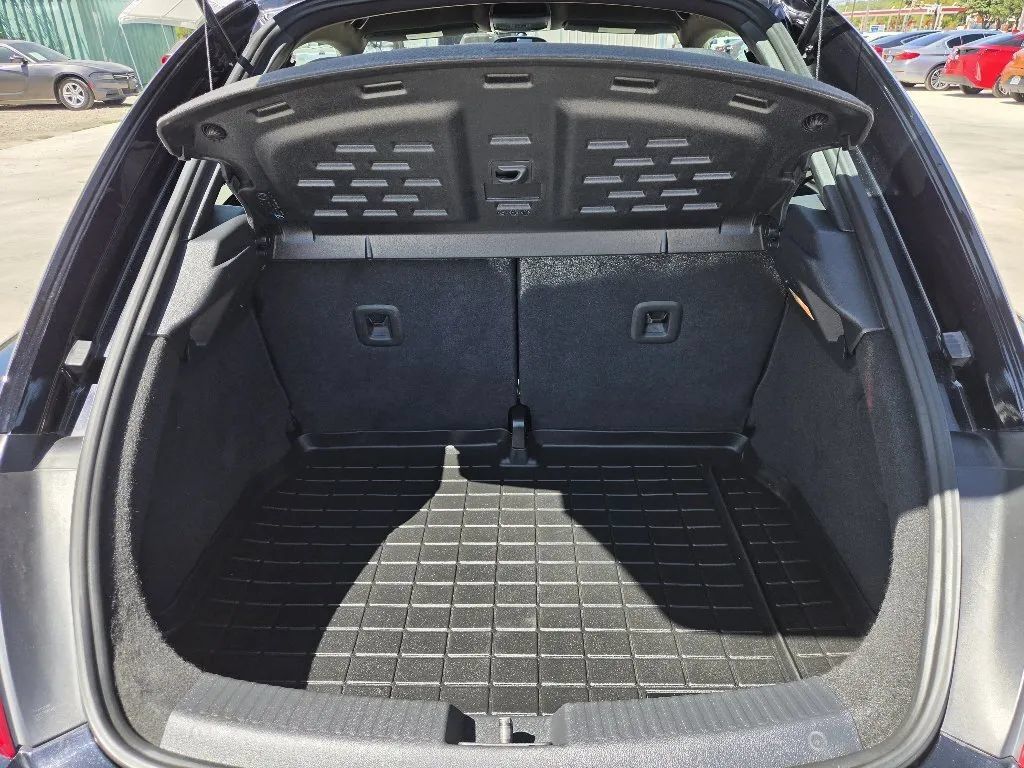 Used 2013 Volkswagen Beetle 2.0T FWD image 7