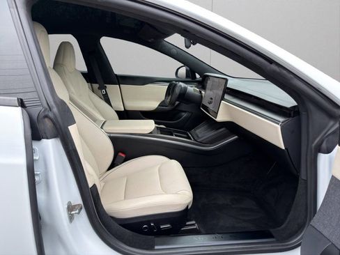 Used 2021 Tesla Model S Plaid image 13