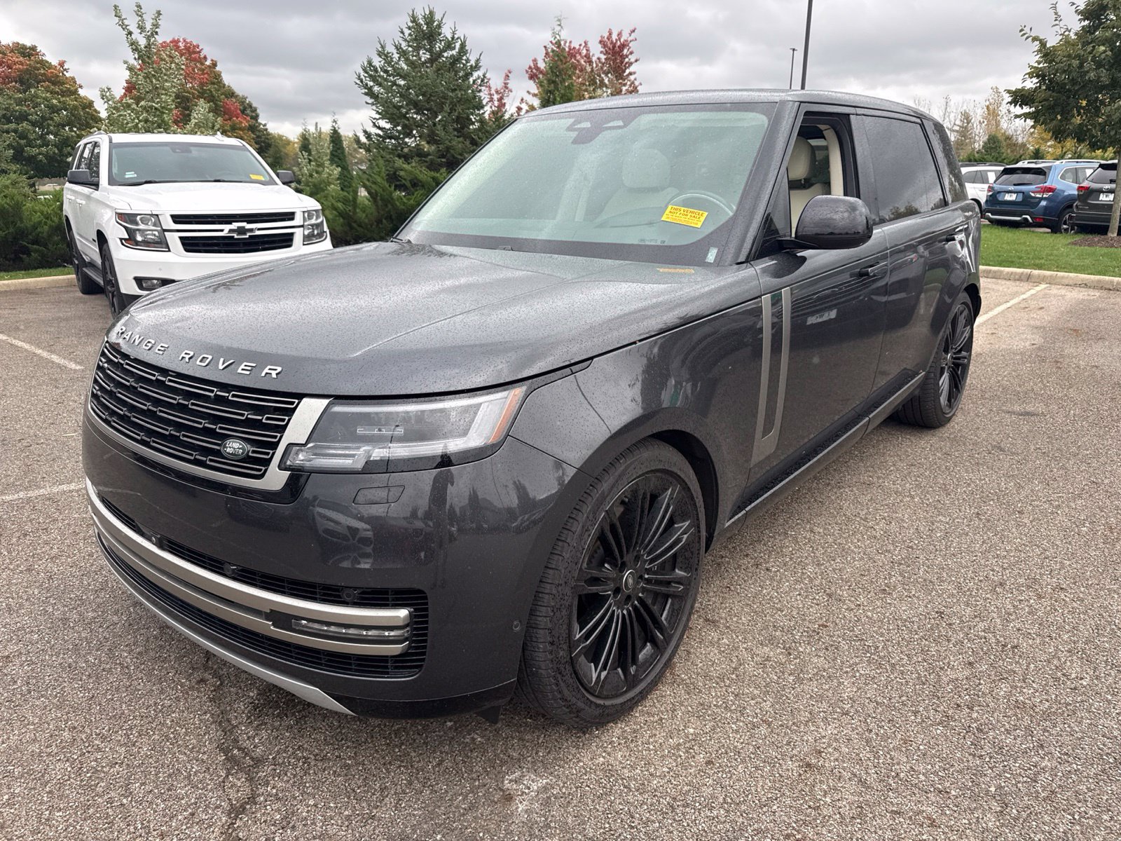 Used 2024 Land Rover Range Rover Long Wheelbase SE AWD/4WD image 1