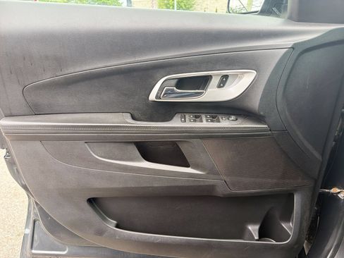 Used 2017 Chevrolet Equinox LT w/ Convenience Package FWD image 30