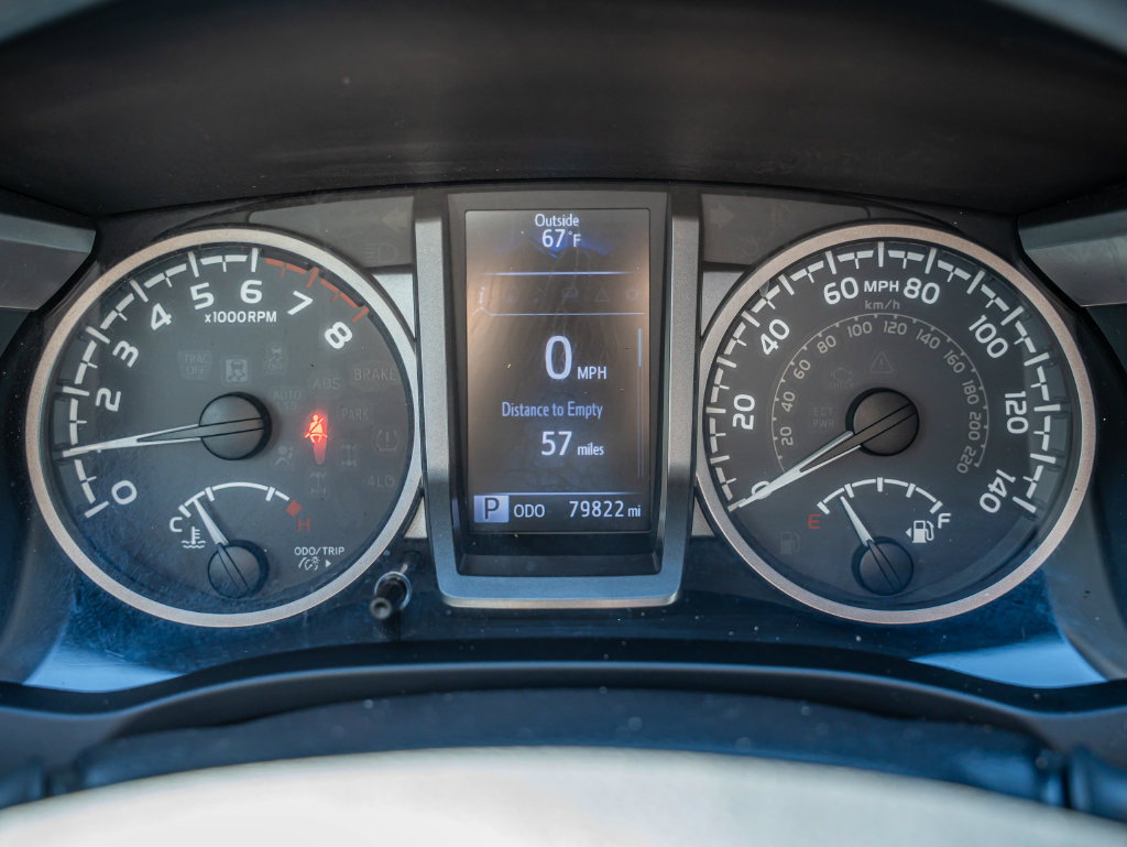 Used 2016 Toyota Tacoma Limited w/ Towing Package AWD/4WD image 32