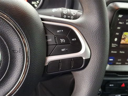 Used 2023 Jeep Renegade Latitude image 24