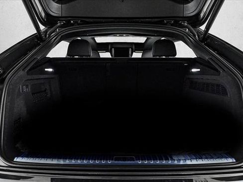 Used 2025 Audi Q8 Premium Plus w/ Premium Plus Package image 6