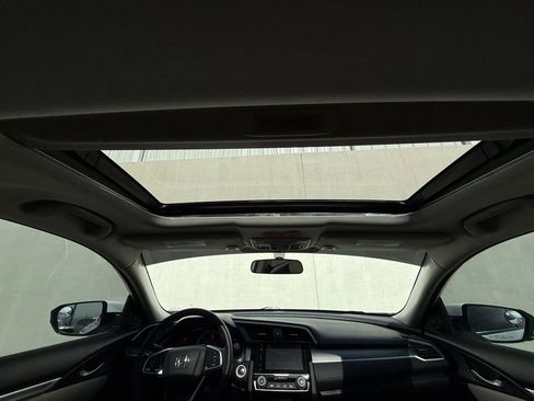 Used 2018 Honda Civic EX image 8