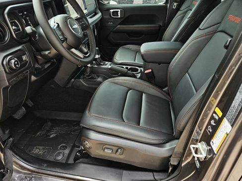 New 2026 Jeep Gladiator Rubicon AWD/4WD image 13
