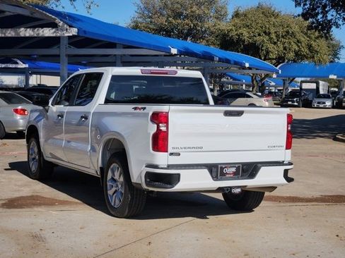 Used 2023 Chevrolet Silverado 1500 Custom image 3