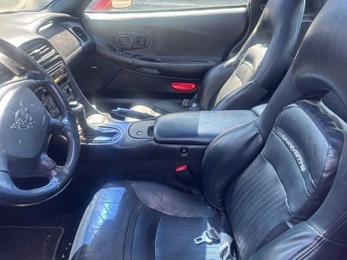 Used 2000 Chevrolet Corvette Coupe w/ Performance Handling Pkg RWD image 6