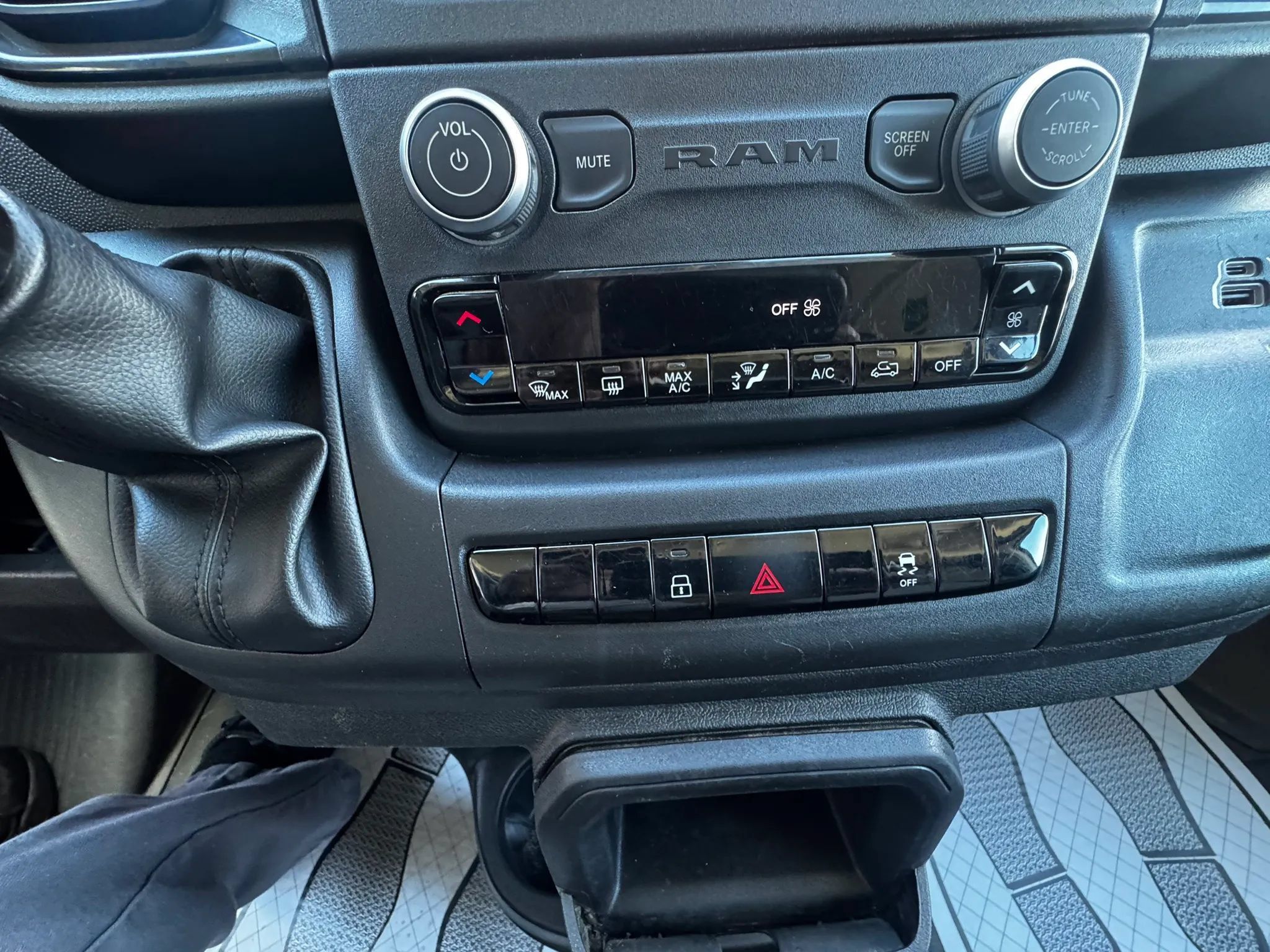 Used 2025 RAM ProMaster 2500 w/ Convenience Group FWD image 10