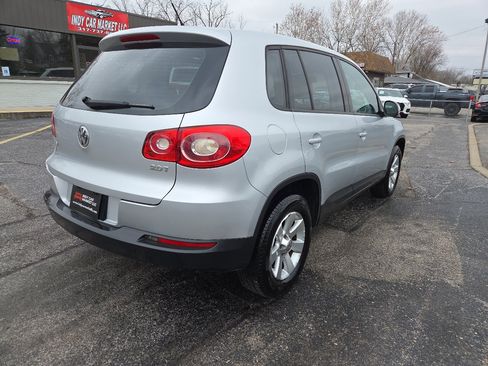 Used 2010 Volkswagen Tiguan S image 5