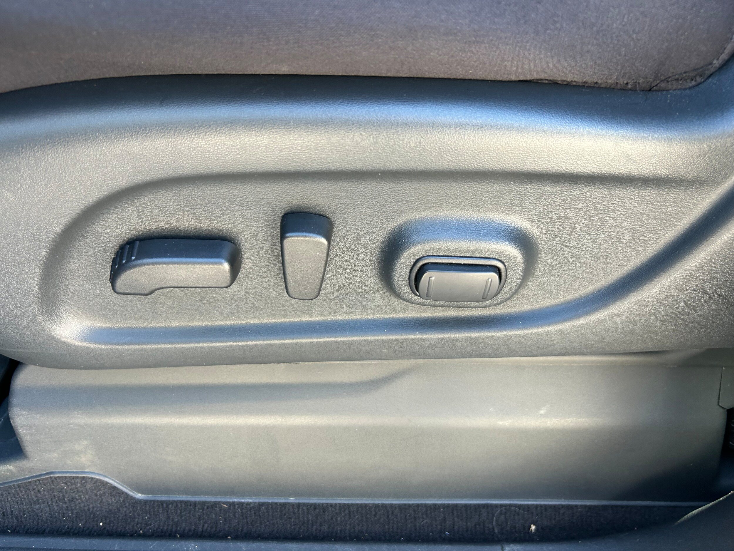 Used 2023 Nissan Titan SV w/ SV Convenience Package AWD/4WD image 13