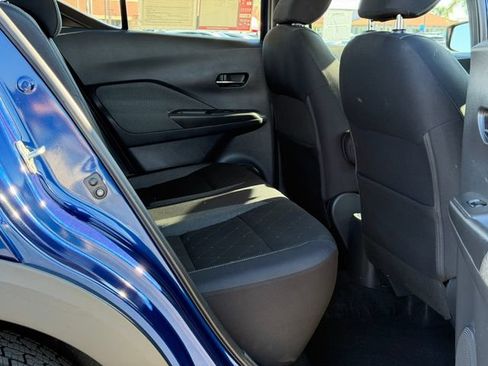 Used 2018 Nissan Kicks SV FWD image 18