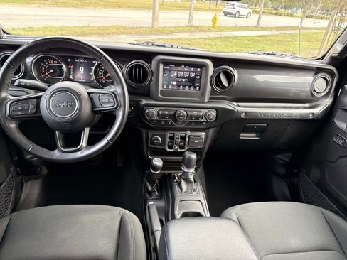Used 2022 Jeep Wrangler Unlimited Sport image 17