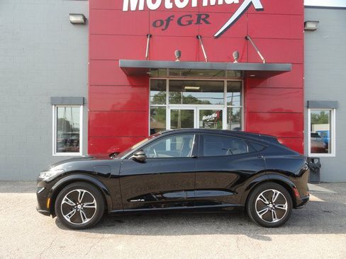 Used 2023 Ford Mustang Mach-E Premium AWD/4WD image 3