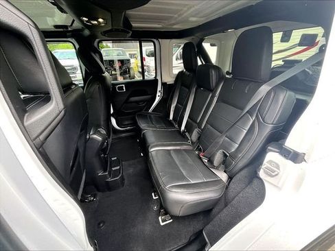 Used 2021 Jeep Wrangler Unlimited Sahara w/ Uconnect 4C Nav & Sound Group AWD/4WD image 21