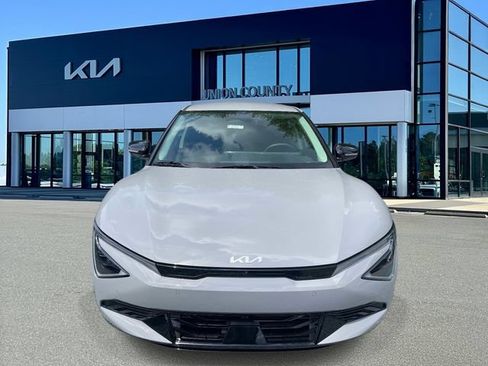 New 2026 Kia EV6 Wind RWD image 2