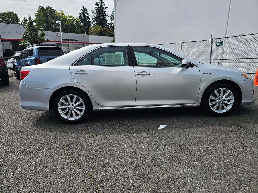 Used 2014 Toyota Camry XLE w/ Leather Package FWD image 8