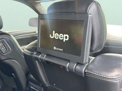 Used 2017 Jeep Grand Cherokee SRT w/ Trailer Tow Group IV AWD/4WD image 13