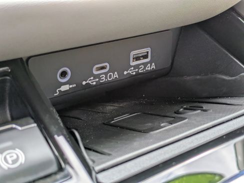 Certified 2025 Subaru Legacy Limited image 32