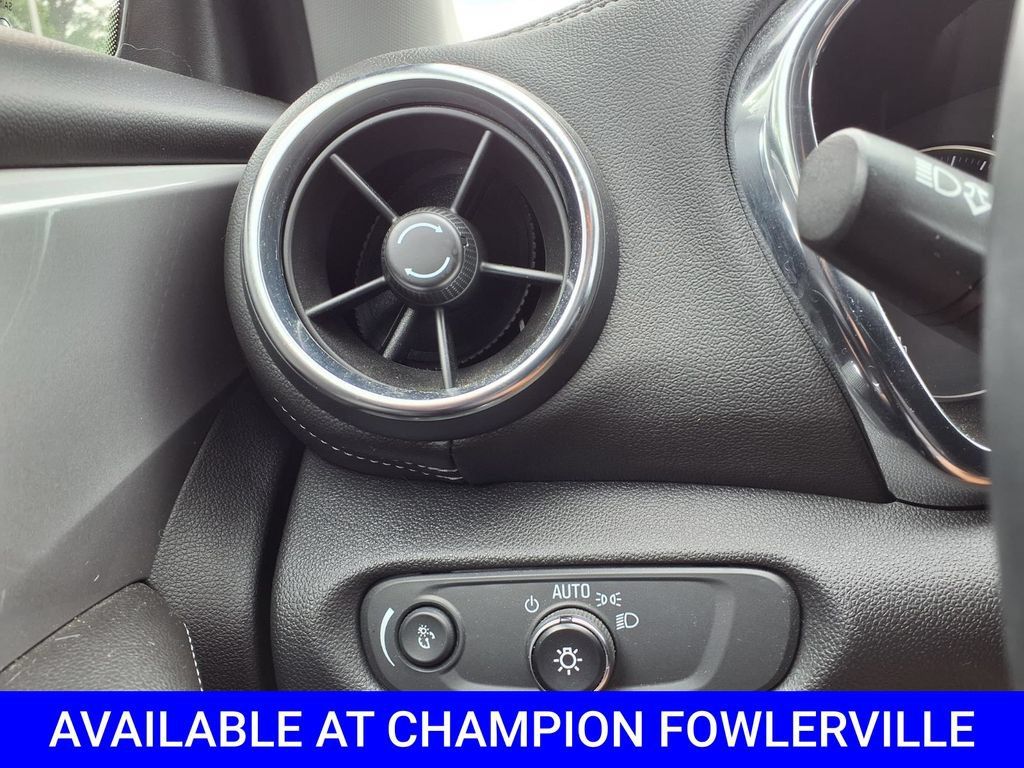 Used 2023 Chevrolet Blazer LT FWD image 28