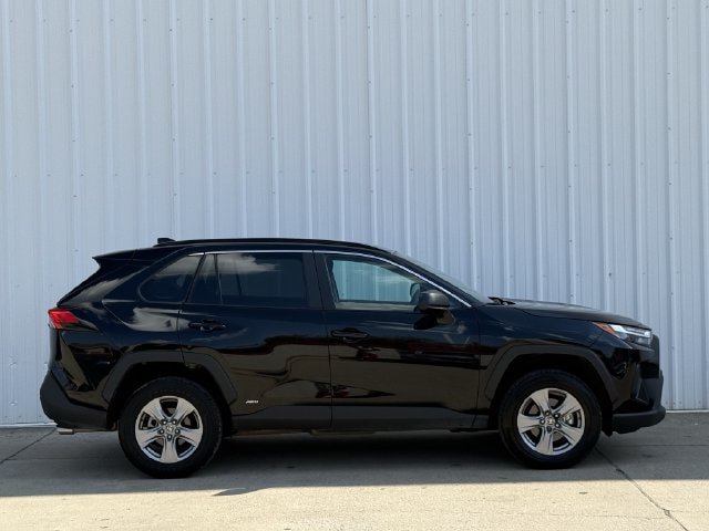 Certified 2025 Toyota RAV4 LE AWD/4WD image 3