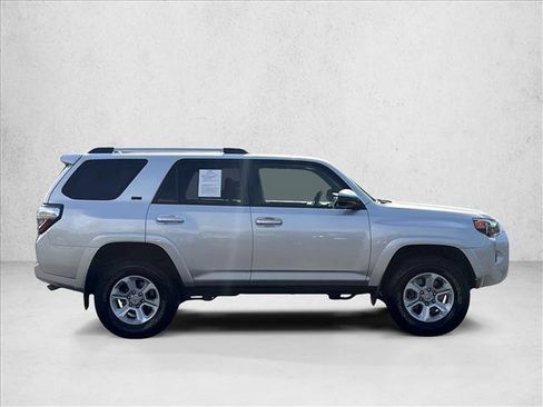 Used 2019 Toyota 4Runner SR5 AWD/4WD image 4