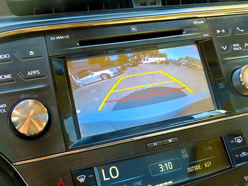 Used 2017 Toyota Avalon Limited image 28