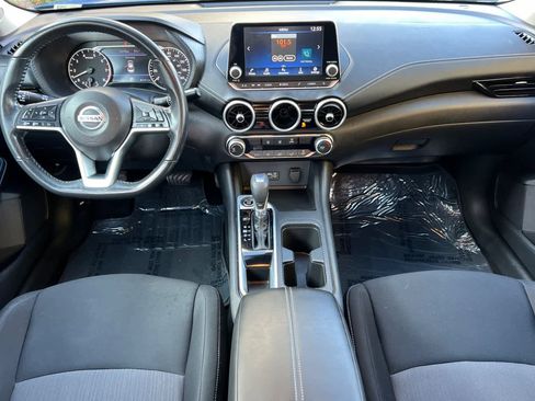 Used 2022 Nissan Sentra SV image 3