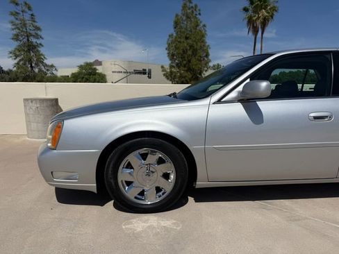 Used 2002 Cadillac De Ville DTS w/ Premium Equipment Pkg image 11