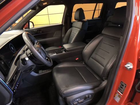 Used 2025 Hyundai Santa Fe Calligraphy AWD/4WD image 10